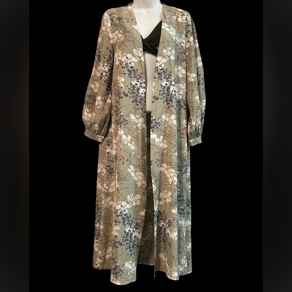 Fashion Nova Floral Kimono in Green and Blue